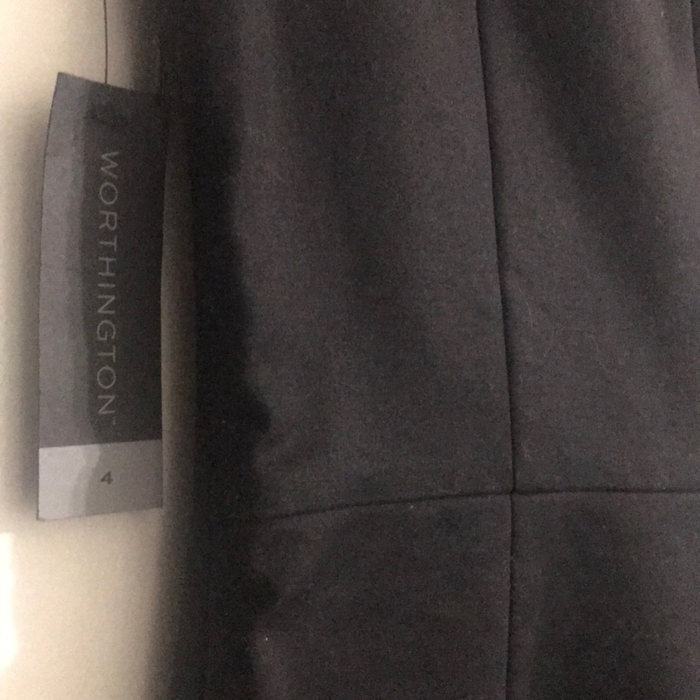 Worthington sleeveless black/white v-neck dress. - Picture 4 of 7